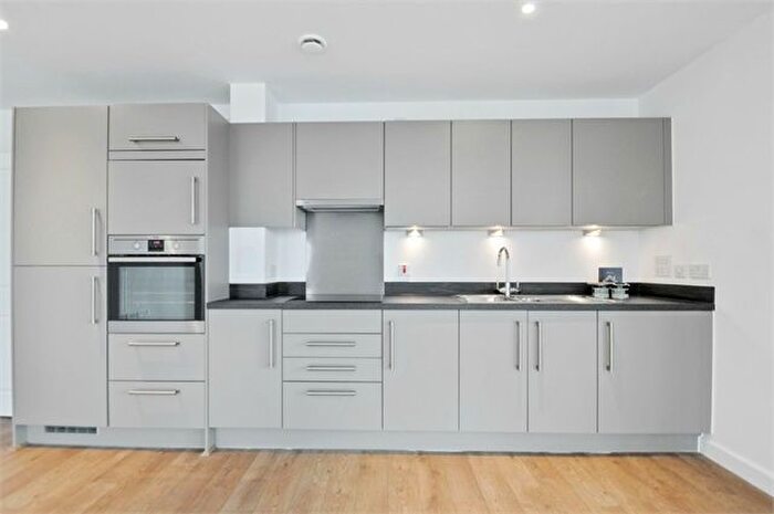 2 Bedroom Flat To Rent In Bessemer Place, North Greenwich, London, SE10