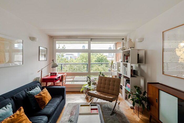 2 Bedroom Flat For Sale In Carradale House, Carradale House, London, E14
