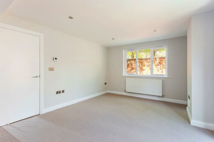 2 Bedroom Apartment To Rent In London Road Marlborough, SN8