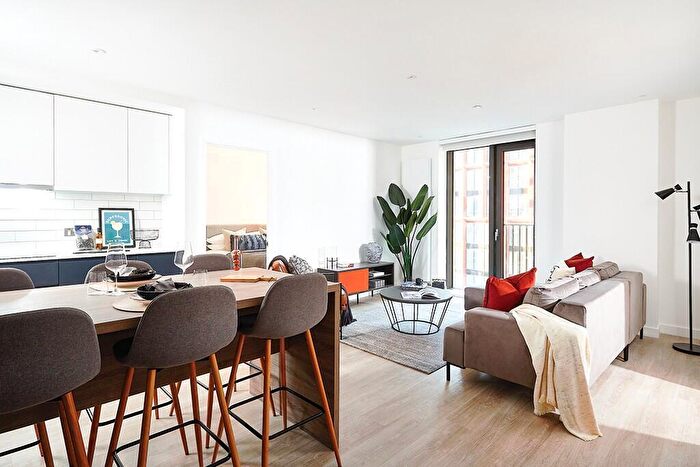 3 Bedroom Apartment To Rent In Apartment, Symphony Park, Manchester, Greater Manchester, M1