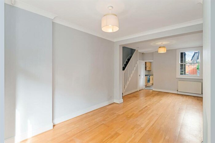 3 Bedroom Terraced House For Sale In The Green, North Chingford, E4