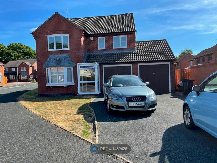 4 Bedroom Detached House To Rent In Otter Close, Redditch, B98