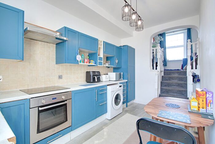 1 Bedroom Flat For Sale In Worcester Street, Kingsholm, Gloucester, GL1