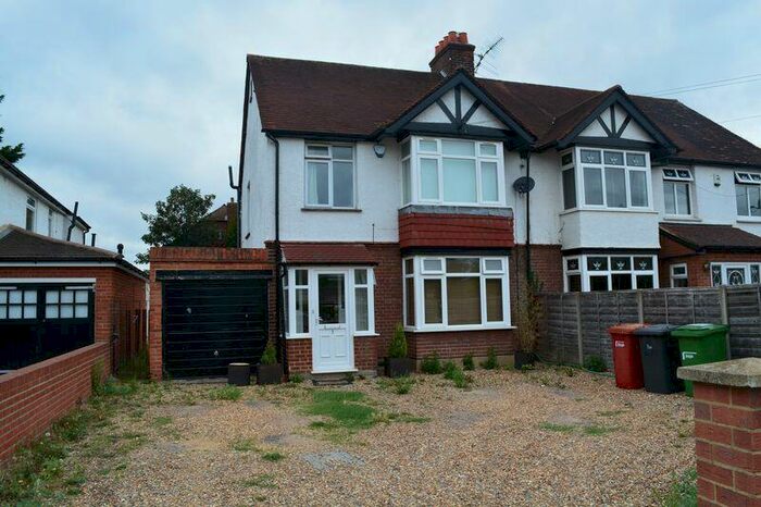 3 Bedroom Semi-Detached House To Rent In Middlegreen Road, Slough, SL3