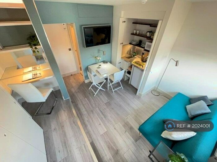 Studio To Rent In Brighton & Hove, Hove, BN3