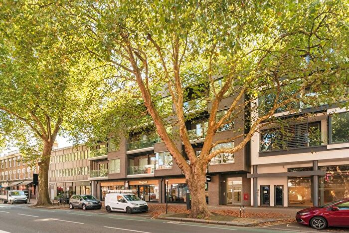 2 Bedroom Flat To Rent In Chiswick High Road, Chiswick, W4