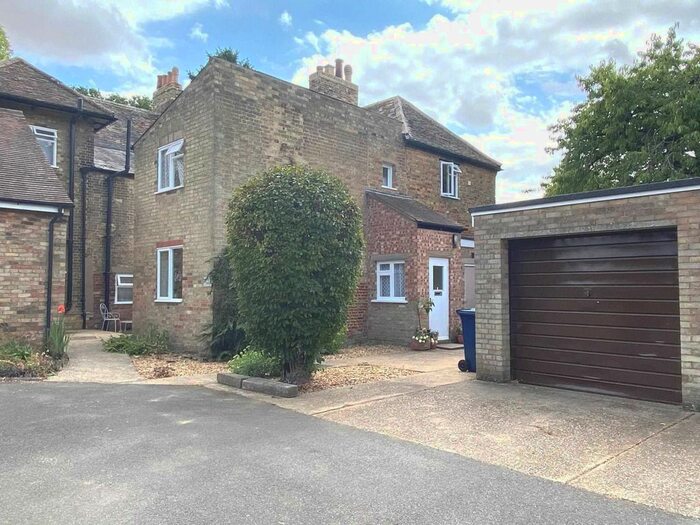 2 Bedroom Flat To Rent In High Street, Offord Cluny, PE19