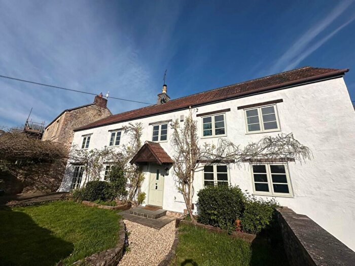 4 Bedroom Country House To Rent In Great Elm, BA11