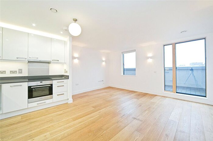 1 Bedroom Flat To Rent In Mint Street, London, E2
