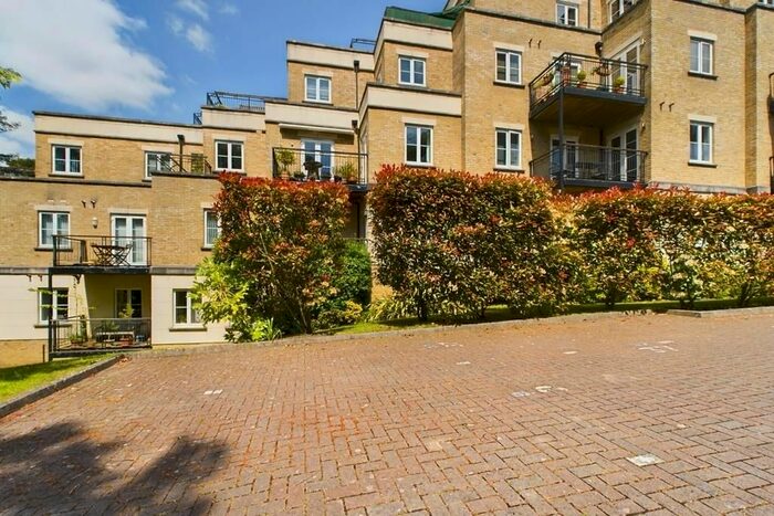 2 Bedroom Flat For Sale In Providence Park, Bassett, SO16