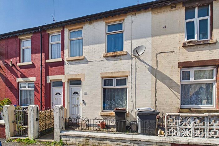 4 Bedroom Terraced House For Sale In Cunliffe Road, Blackpool, Lancashire, FY1