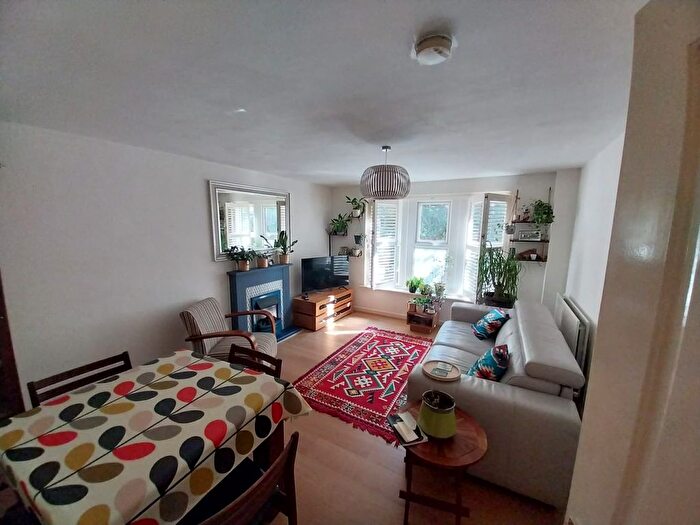 2 Bedroom Flat To Rent In Sherwood Place, Headington, Oxford, OX3