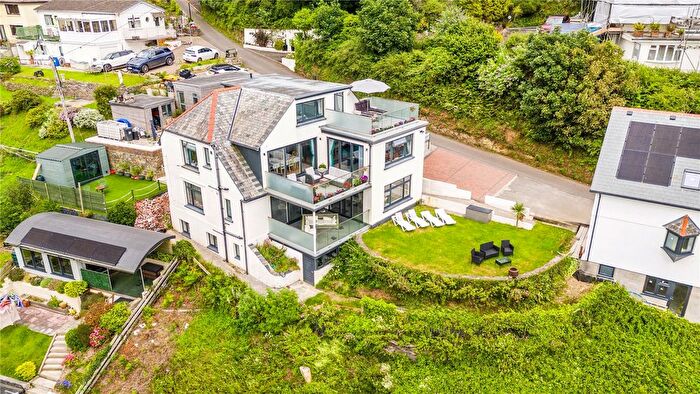 3 Bedroom Maisonette For Sale In Millendreath, Looe, PL13