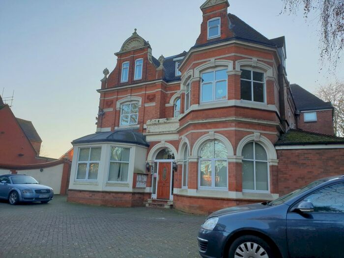 2 Bedroom Maisonette To Rent In Wake Green Road, Moseley, Birmingham, B13