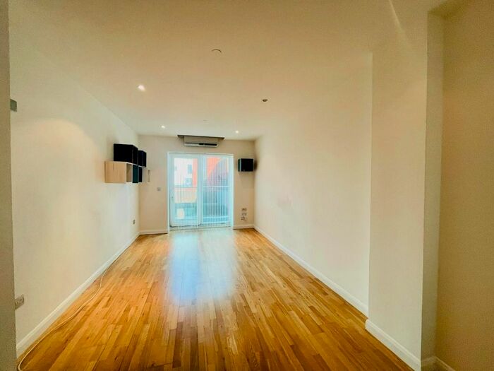 1 Bedroom Flat To Rent In Uxbridge Road, London, W5