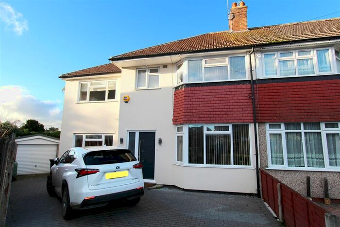 5 Bedroom Semi-Detached House To Rent In Orchard Close, Denham, Uxbridge UB9