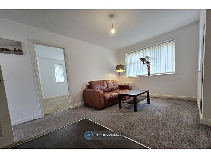 2 Bedroom Flat To Rent In Princess Road, Manchester, M14