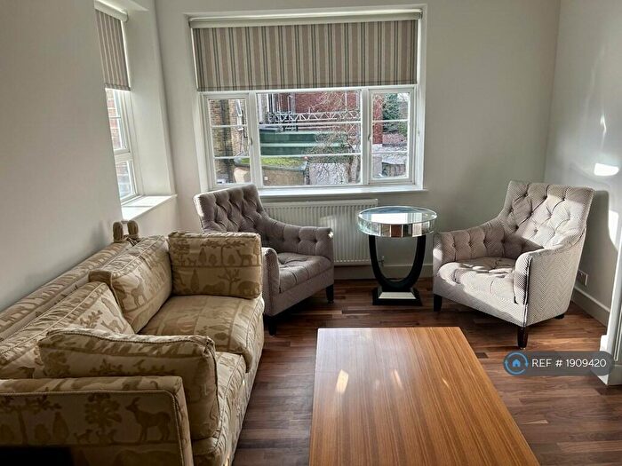 2 Bedroom Flat To Rent In Kingsley Court, London, NW2