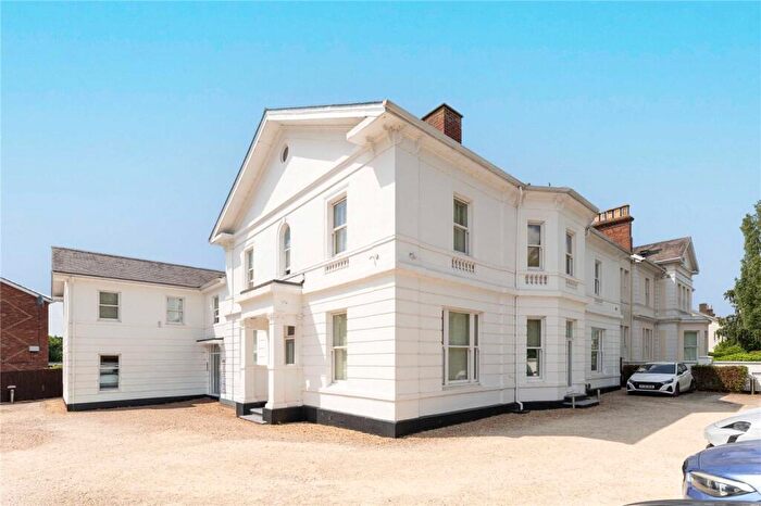 2 Bedroom Apartment For Sale In Kenilworth Road, Leamington Spa, Warwickshire, CV32