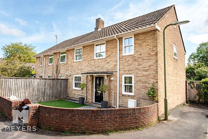 3 Bedroom Semi-Detached House For Sale In Linden Gardens, Ringwood, BH24