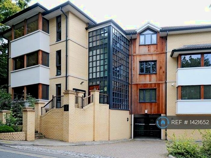 2 Bedroom Flat To Rent In Samphire House, Chislehurst, BR7