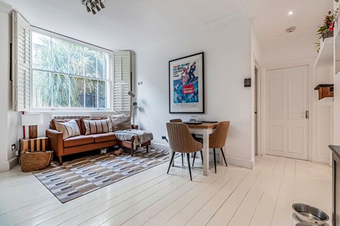 2 Bedroom Flat For Sale In Pembridge Gardens, Notting Hill, London, W2