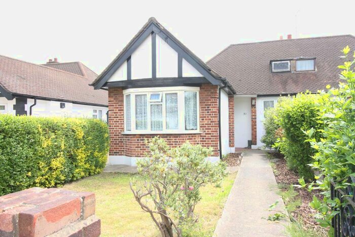 3 Bedroom Bungalow To Rent In The Croft, Ruislip, HA4