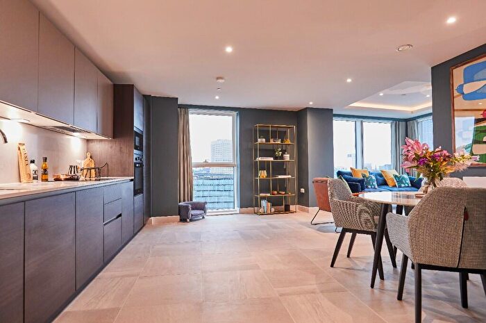 2 Bedroom Apartment To Rent In Rochdale Road, Manchester, Greater Manchester, M4