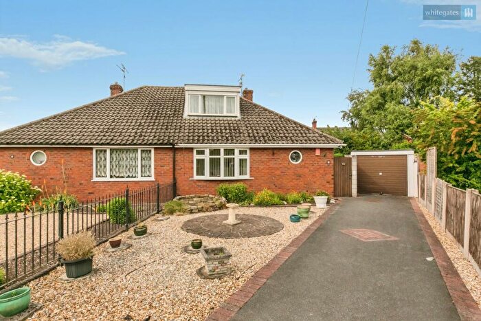 2 Bedroom Bungalow For Sale In Ashlea Drive, Willaston, Nantwich, Cheshire, CW5
