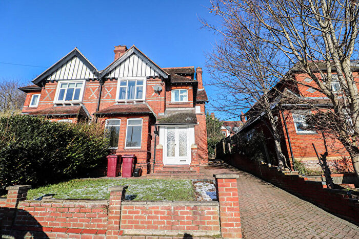 3 Bedroom Semi-Detached House To Rent In Berkeley Avenue, Reading, RG1