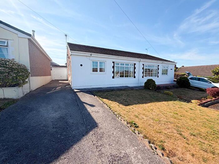 2 Bedroom Semi-Detached Bungalow For Sale In Heol-Y-Bardd, Bridgend County Borough, CF31