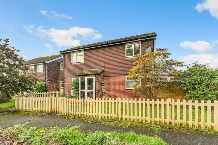 3 Bedroom Detached House To Rent In Stoneham Park, Petersfield, Hampshire, GU32