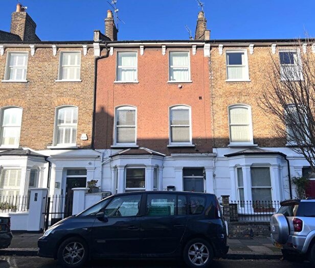 Flat For Sale In First Floor Flat, Woodsome Road, Dartmouth Park, NW5
