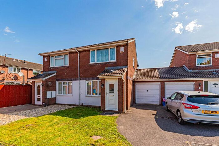 2 Bedroom House For Sale In Shelburn Close, Grangetown, Cardiff, CF11