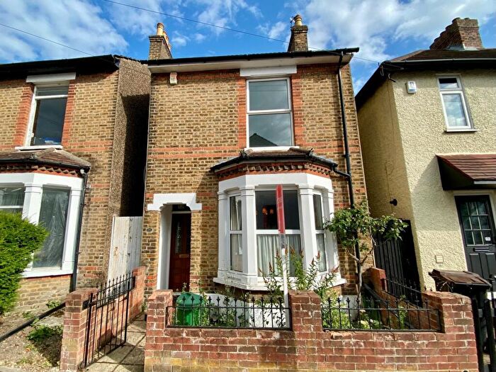 2 Bedroom Detached House For Sale In Park End, Bromley, BR1