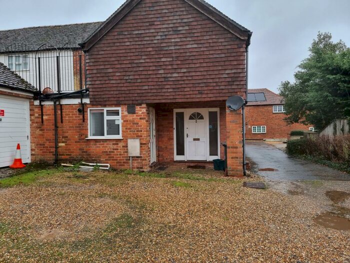 Houses for sale & to rent in RG14 1ST, Groveland Road, Speen Newbury