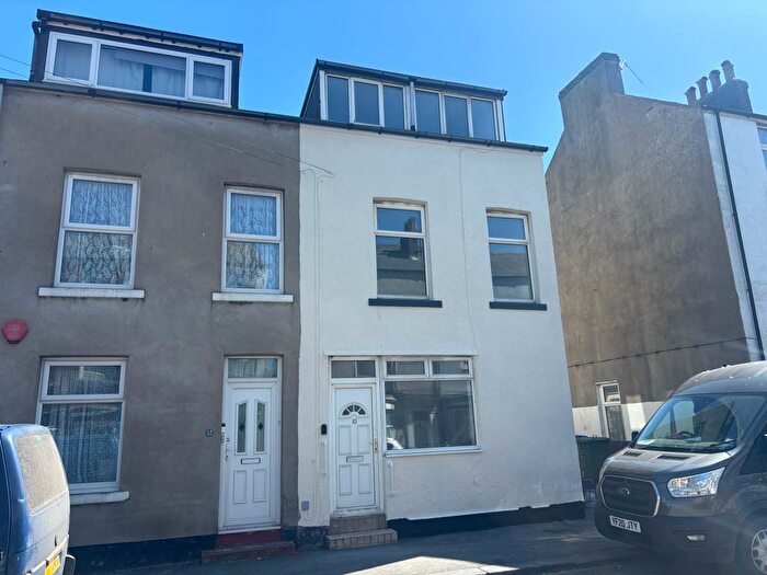 4 Bedroom Semi-Detached House To Rent In Trafalgar Road, Scarborough, YO12