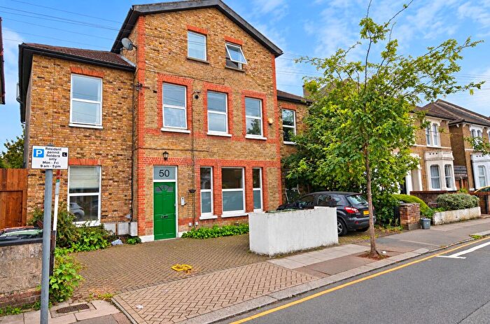 2 Bedroom Apartment For Sale In Ringstead Road, London, SE6