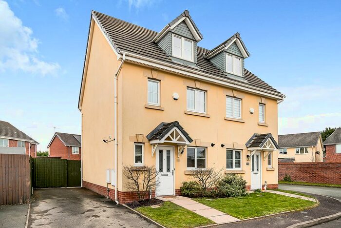 3 Bedroom Semi-Detached House For Sale In Parc Hafod, Four Crosses, Llanymynech, Powys, SY22