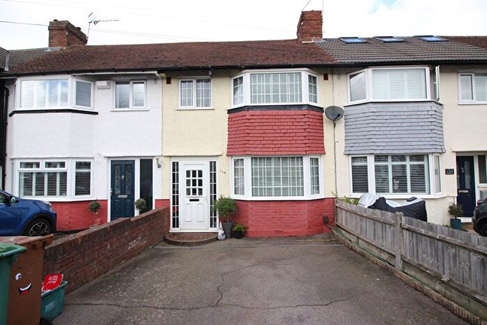 3 Bedroom Terraced House For Sale In Buckland Way, Worcester Park, KT4