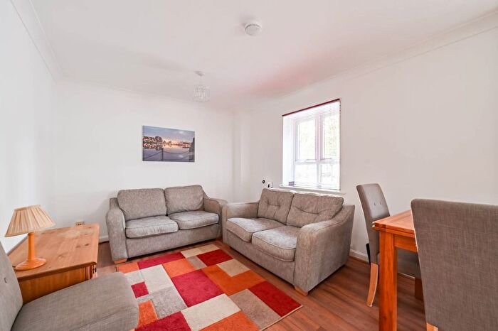 2 Bedroom Flat For Sale In Munnings House, Docklands, London, E16