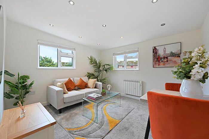 1 Bedroom Apartment For Sale In Broad Street, Chesham, HP5