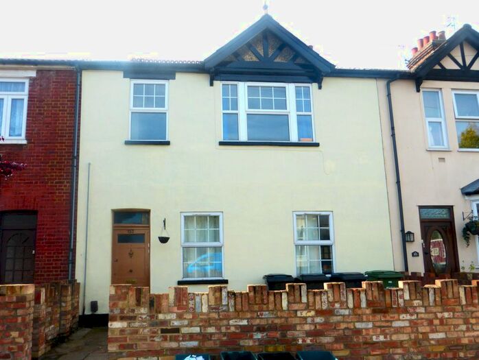 2 Bedroom Flat To Rent In High Street, London Colney, St. Albans, AL2