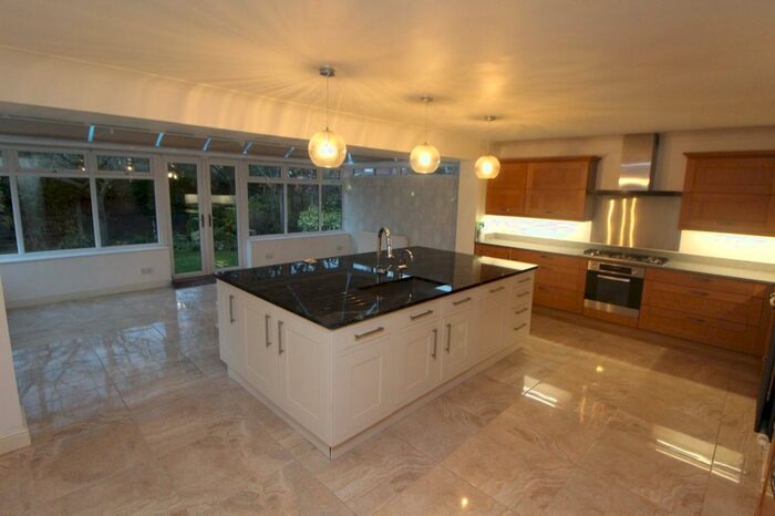 3 Bedroom Bungalow To Rent In Heath Lane, Chester, Cheshire, CH3