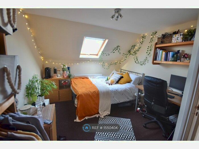 10 Bedroom Terraced House To Rent In Woodville Road, Cardiff, CF24