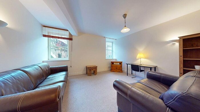 2 Bedroom Flat To Rent In Union Glen, City Centre, Aberdeen, AB11