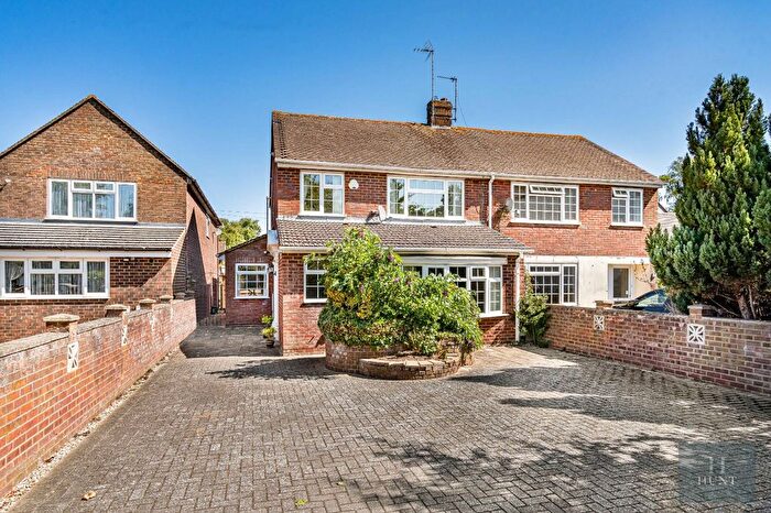 3 Bedroom Semi-detached House For Sale In Southern Road, Thame, Oxfordshire, OX9