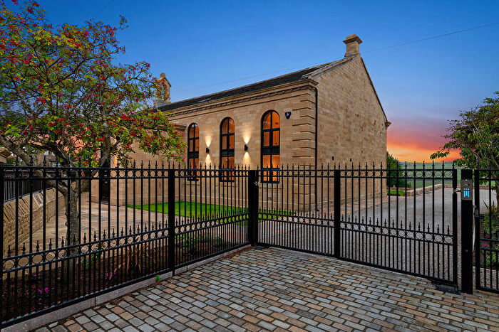 3 Bedroom Detached House For Sale In West Lane, Keighley, BD22