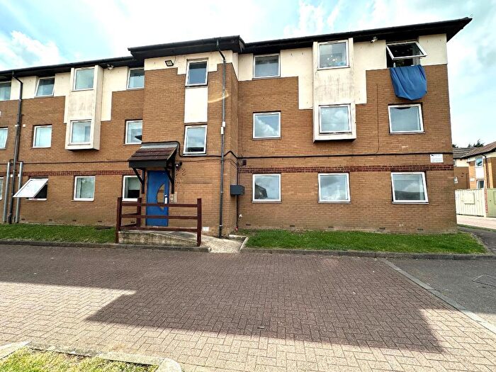 1 Bedroom Flat For Sale In Milliners Court, Milliners Way, Biscot, Luton, Bedfordshire, LU3