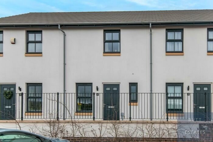 2 Bedroom Terraced House For Sale In Tarka Way, Crediton, EX17